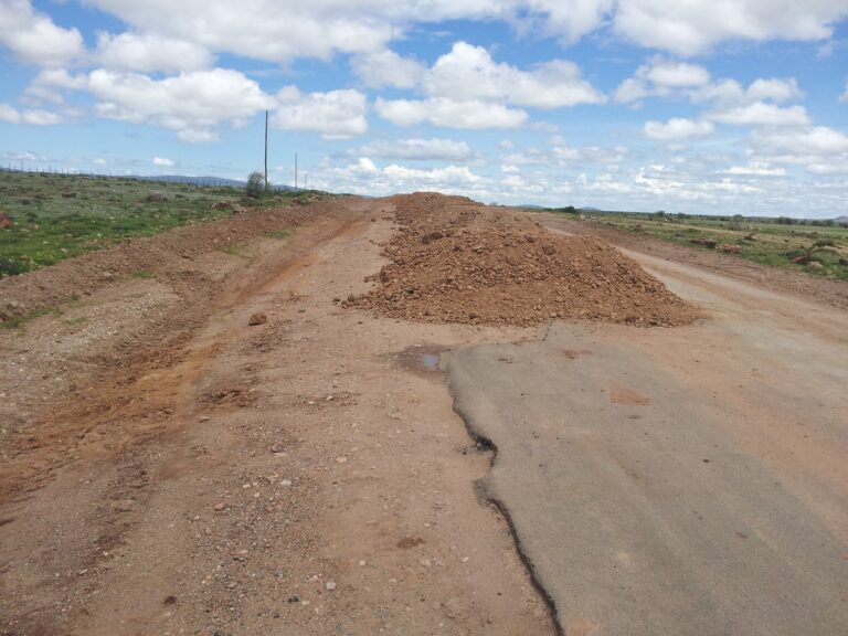 Routine maintenance grading and gravelling works